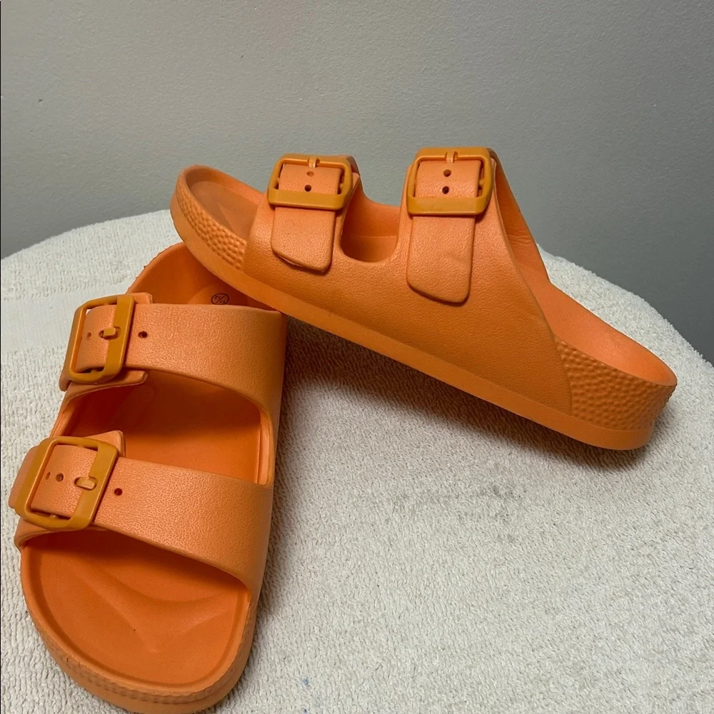 Lily & Dan Kid Unisex SlipOn Orange rubber double buckle slide Sandal size 11/12